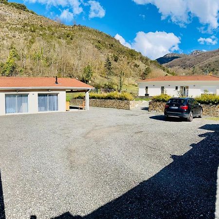 Loft24 Fibre Tout Compris Ussat Buitenkant foto